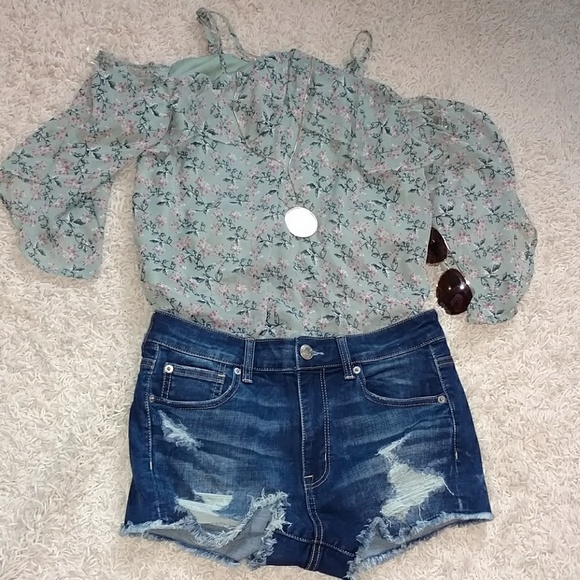 cravefame Tops - Brand new boho cold shoulder blouse 🌼